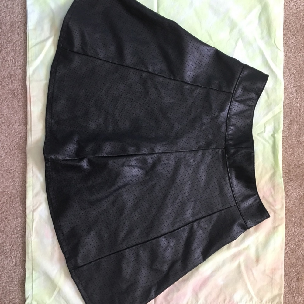 Socialite pleather skater skirt women’s sz s 🖤